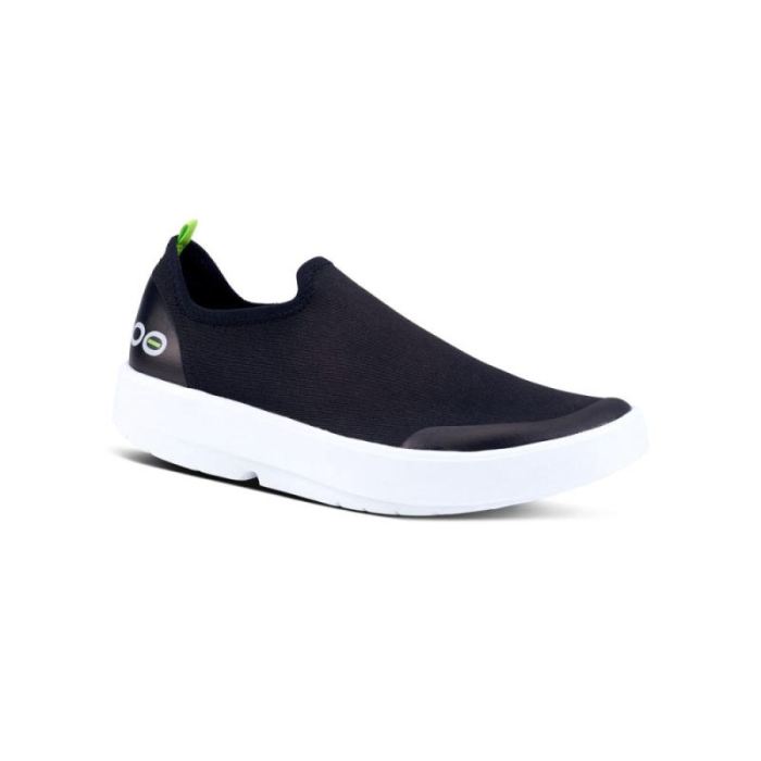 Oofos Canada Women's OOmg eeZee Low Shoe - White Black