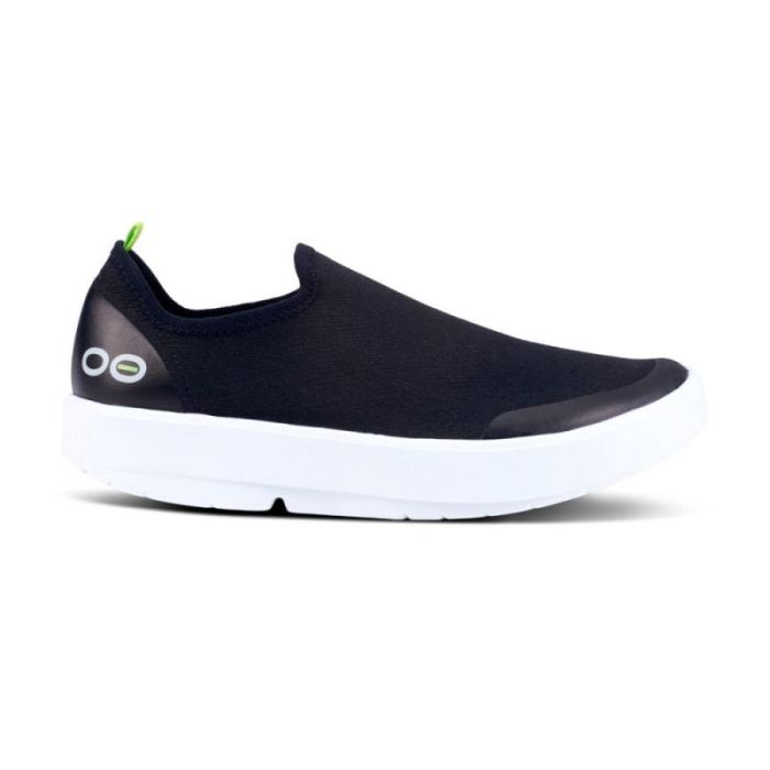 Oofos Canada Women's OOmg eeZee Low Shoe - White Black