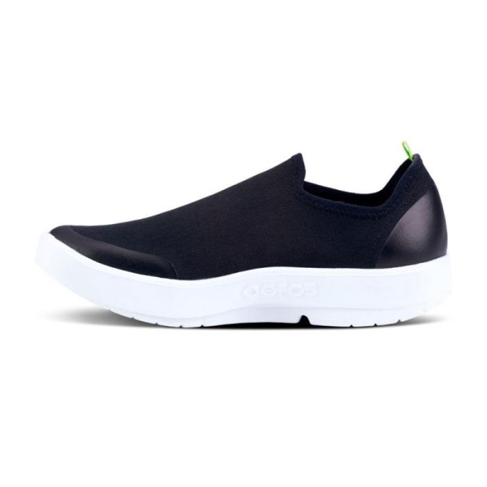 Oofos Canada Women's OOmg eeZee Low Shoe - White Black