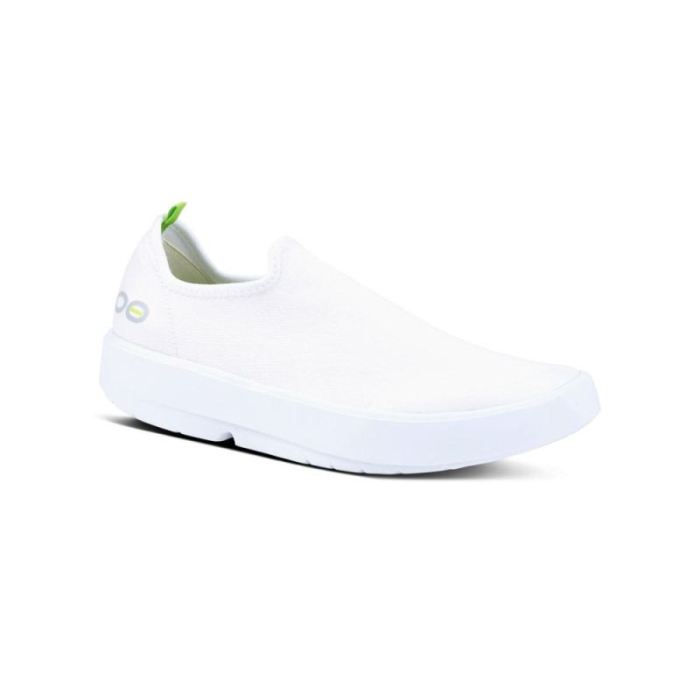 Oofos Canada Women's OOmg eeZee Low Shoe - White