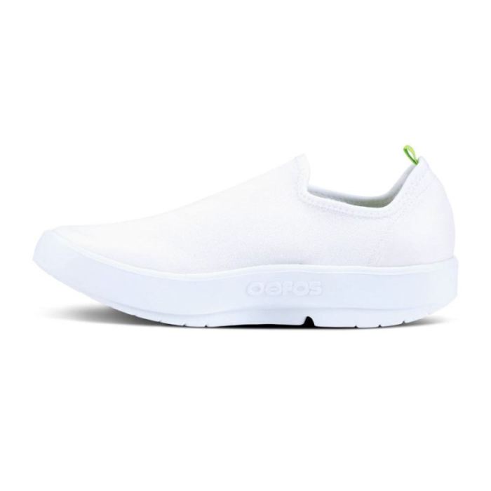 Oofos Canada Women's OOmg eeZee Low Shoe - White