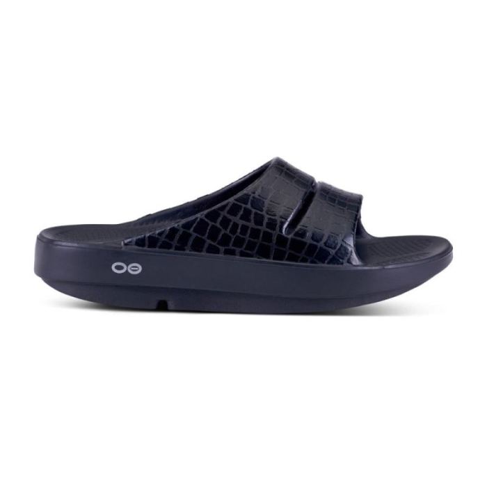 Oofos Canada Women's OOahh Luxe Slide Sandal - Black Gator