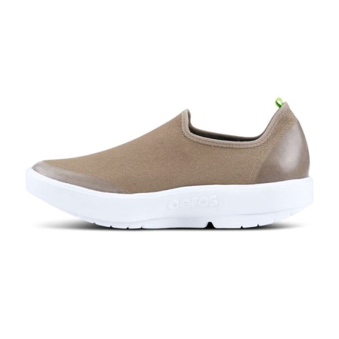 Oofos Canada Women's OOmg eeZee Low Shoe - White Taupe