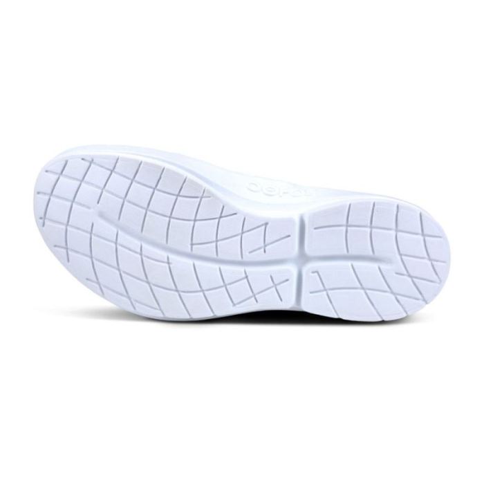 Oofos Canada Women's OOmg Low Shoe - White