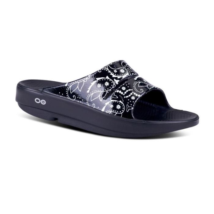 Oofos Canada Women's OOahh Luxe Slide Sandal - Black Bandana