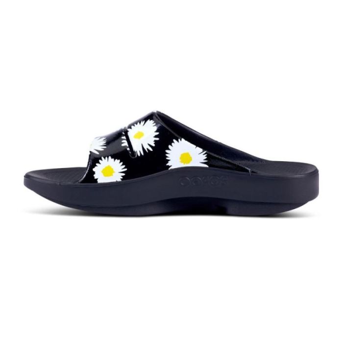 Oofos Canada Women's OOahh Luxe Slide Sandal - Daisy