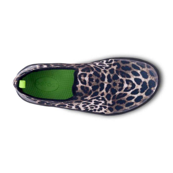 Oofos Canada Women's OOmg eeZee Low Shoe - Cheetah