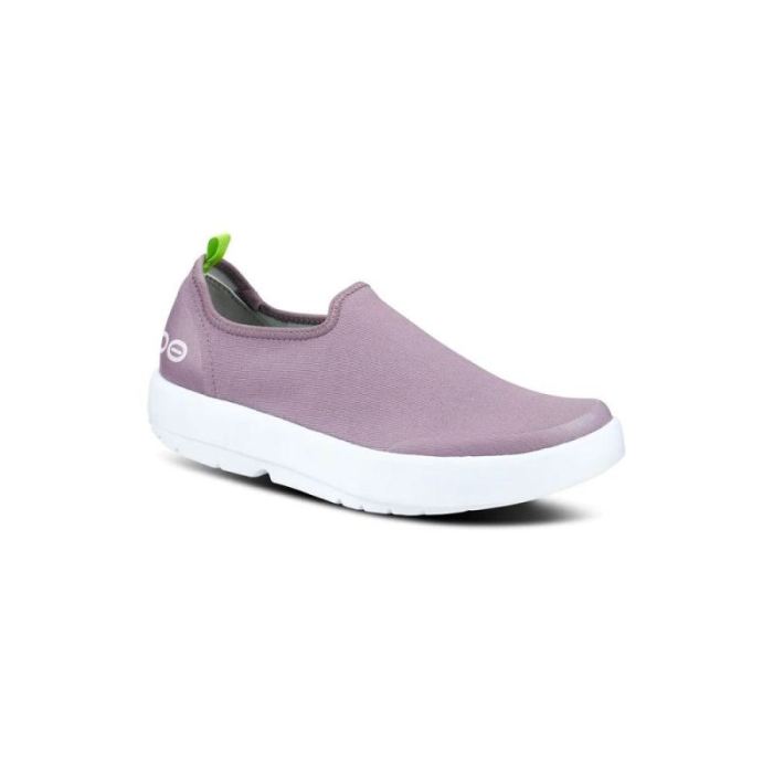 OOFOS CANADA WOMEN'S OOMG EEZEE LOW SHOE - MAUVE