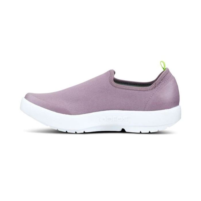 OOFOS CANADA WOMEN'S OOMG EEZEE LOW SHOE - MAUVE