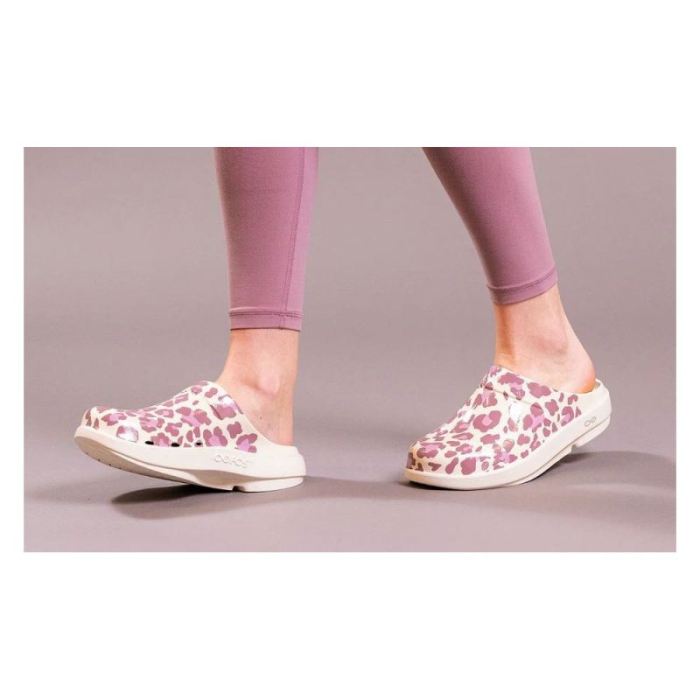 OOFOS CANADA WOMEN'S OOCLOOG LIMITED EDITION CLOG - ROSE LEOPARD