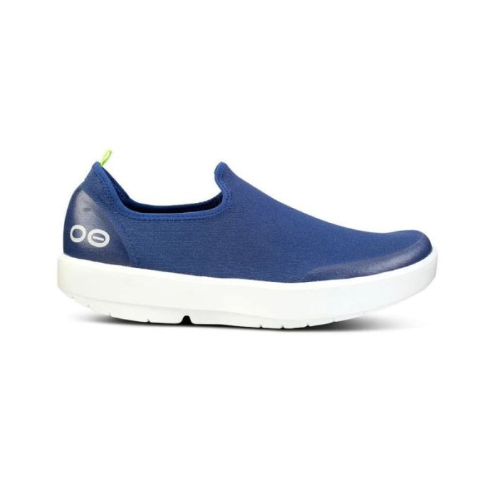 OOFOS CANADA WOMEN'S OOMG EEZEE LOW SHOE - NAVY