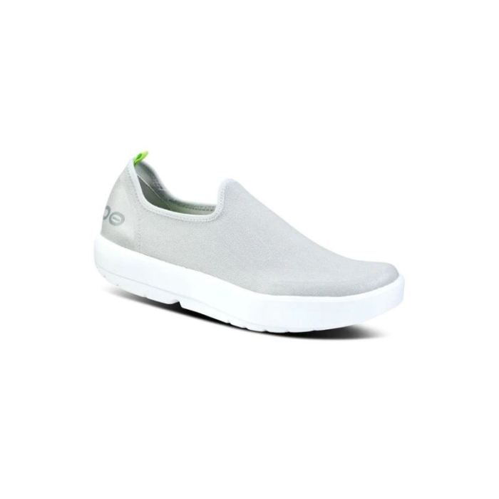 OOFOS CANADA WOMEN'S OOMG EEZEE LOW SHOE - GRAY