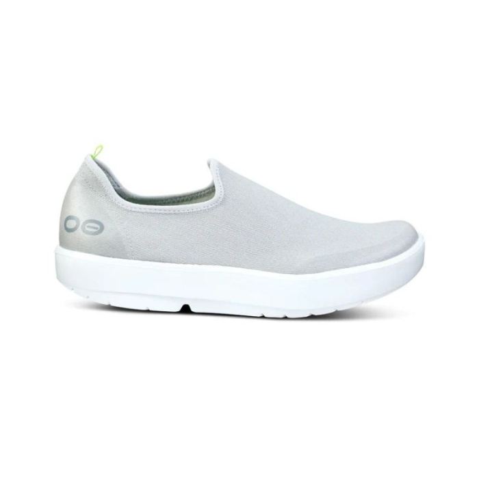 OOFOS CANADA WOMEN'S OOMG EEZEE LOW SHOE - GRAY