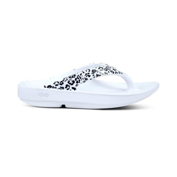 OOFOS CANADA WOMEN'S OOLALA LIMITED SANDAL - SNOW LEOPARD