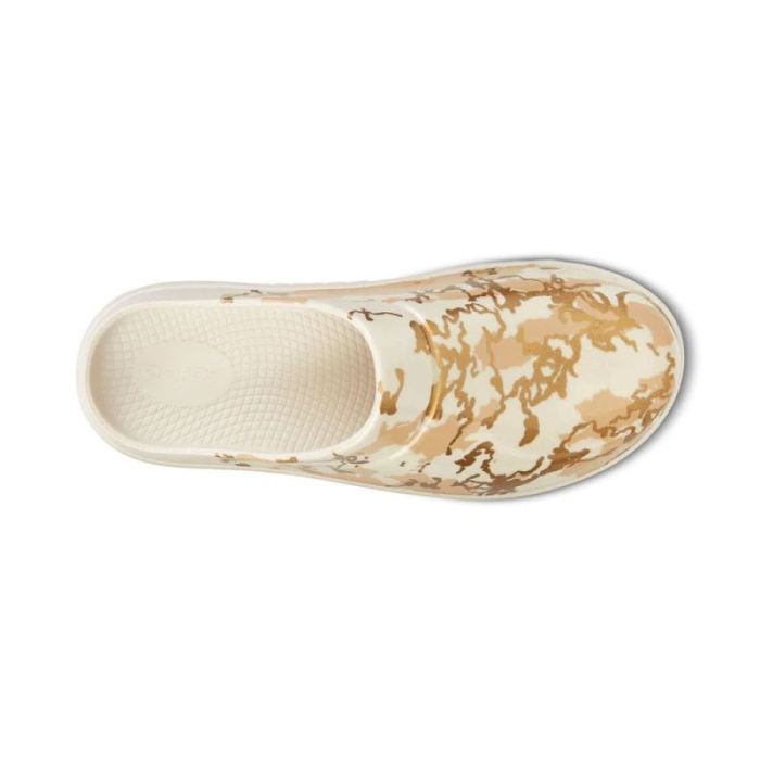 OOFOS CANADA WOMEN'S OOCLOOG LIMITED EDITION CLOG - SAHARA GOLD