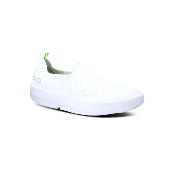 OOFOS CANADA WOMEN'S OOMG EEZEE LOW SHOE - WHITE CHECKER